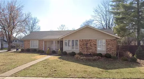 2187 Silverwood Ln, Chesterfield, MO 63017