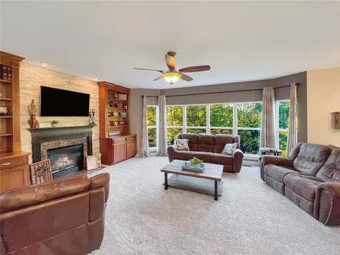 Living - 552 Forby Estates Dr, Eureka, MO 63025 photo 2 of 4