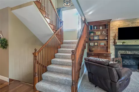 Entry Way - 552 Forby Estates Dr, Eureka, MO 63025 photo 3 of 5