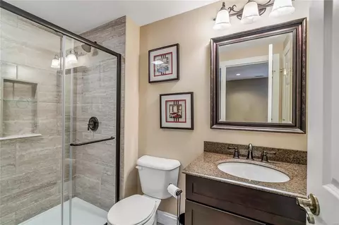 Bath - 552 Forby Estates Dr, Eureka, MO 63025 photo 6 of 6