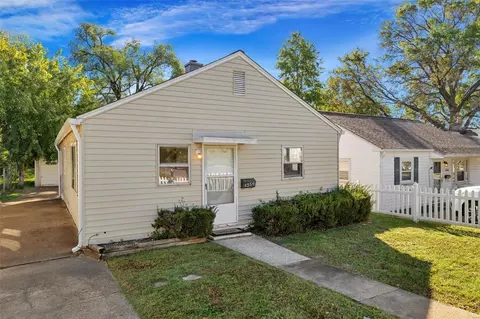 1356 Kraft St, Saint Louis, MO 63139