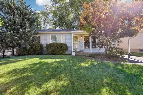 2880 Beechwood Ln, Maryland Heights, MO 63043