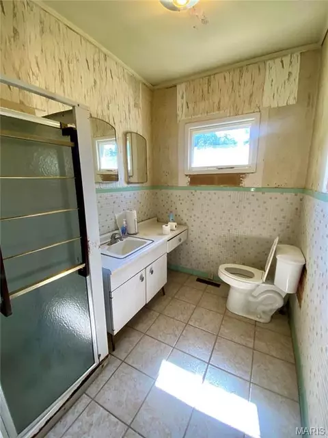 Bath - 101 E Cedar St, Bertrand, MO 63823 photo 1 of 2