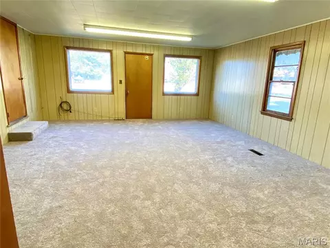 Living - 101 E Cedar St, Bertrand, MO 63823 photo 3 of 4