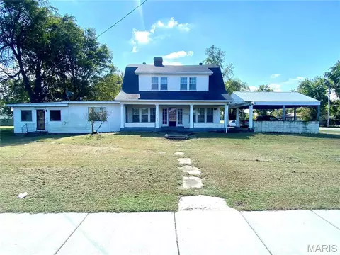 101 E Cedar St, Bertrand, MO 63823