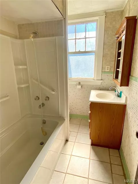 Bath - 101 E Cedar St, Bertrand, MO 63823 photo 2 of 2