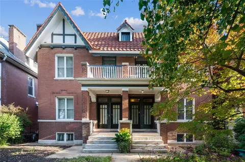 2157 Russell Blvd, Saint Louis, MO 63104