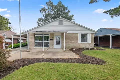 638 Majesty Ct, Saint Louis, MO 63125