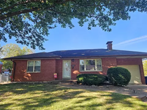 9229 Alpine Dr, Saint Louis, MO 63123