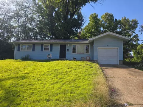 5 Bayview Dr, Saint Louis, MO 63135