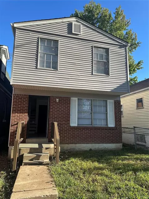 5048 Claxton Ave, Saint Louis, MO 63120