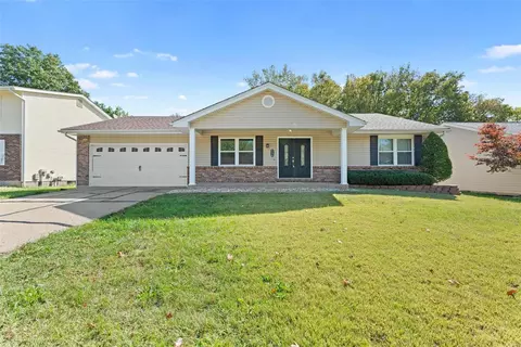 804 S Yosemite Ct, Saint Peters, MO 63376