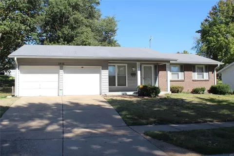 1835 Flordawn Dr, Florissant, MO 63031