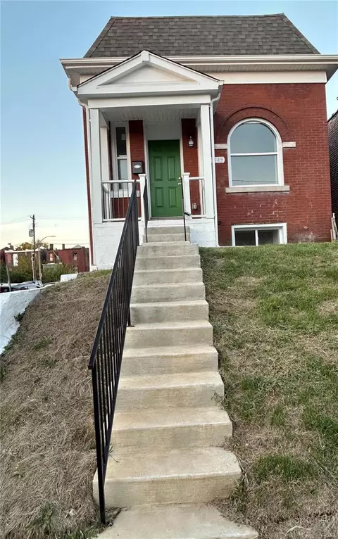 3649 Hebert St, Saint Louis, MO 63107