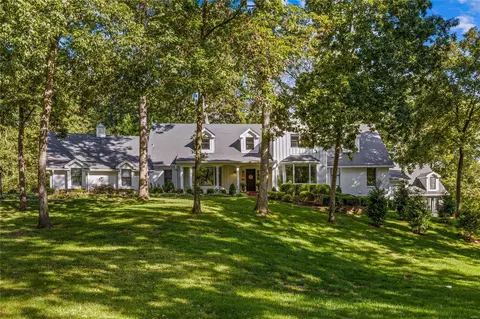 13304 Cross Land Dr, Saint Louis, MO 63131
