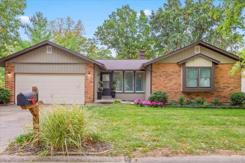 832 Woodbriar Ln, Saint Charles, MO 63303