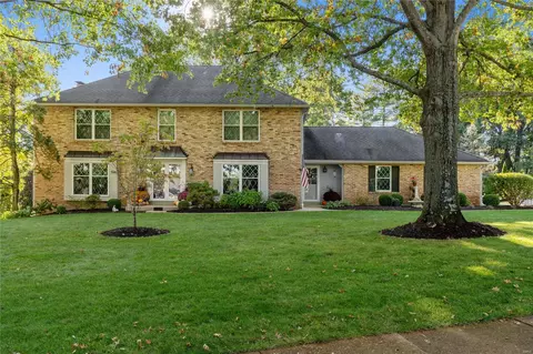 1481 Mason Valley Rd, Saint Louis, MO 63131