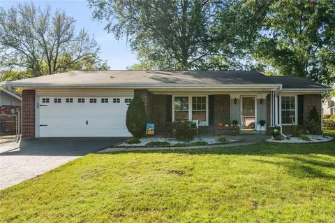 226 Mar El Ct, Ellisville, MO 63011