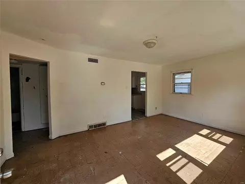 Living - 409 Hillcrest Blvd, Ballwin, MO 63021 photo 2 of 2