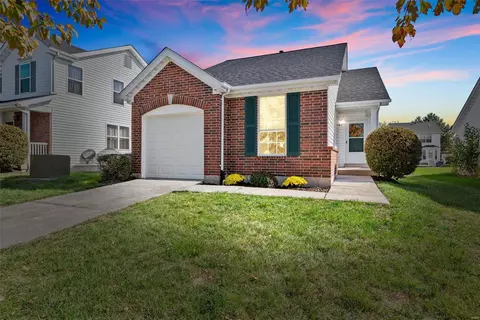 1308 Sportsmans Dr, O'fallon, MO 63366