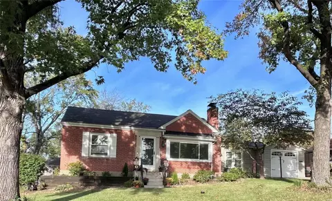 Exterior - 5 Springbrook Pl, Saint Louis, MO 63119 photo 2 of 20