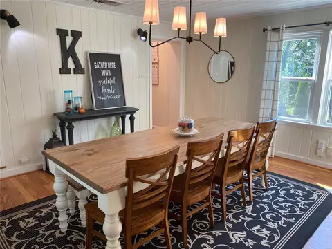Dining - 5 Springbrook Pl, Saint Louis, MO 63119 photo 2 of 4