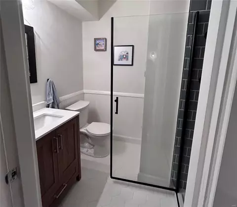 Bath - 5 Springbrook Pl, Saint Louis, MO 63119 photo 2 of 11