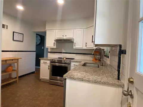 Kitchen - 5 Springbrook Pl, Saint Louis, MO 63119 photo 5 of 5
