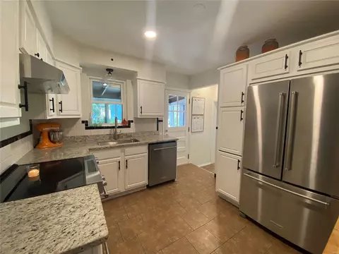 Kitchen - 5 Springbrook Pl, Saint Louis, MO 63119 photo 3 of 5
