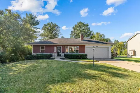 11940 Lombardy Ln, Saint Louis, MO 63128
