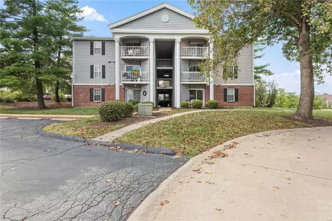 12818 Portulaca Dr #K, Saint Louis, MO 63146