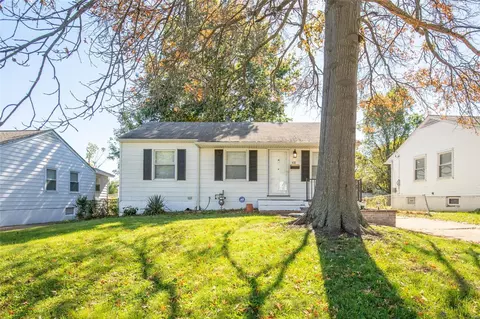 432 Midlothian Rd, Saint Louis, MO 63137