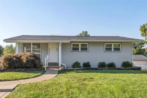 10514 Roscommon Dr, Saint Louis, MO 63123