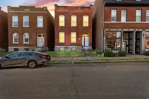 2752 Wyoming St, Saint Louis, MO 63118