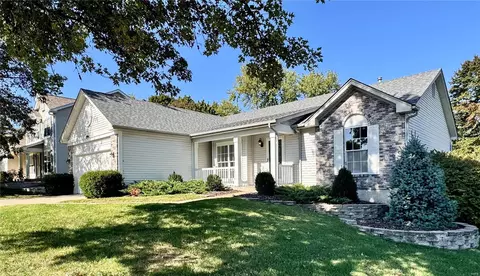 1941 Timberwood Crossing Dr, Florissant, MO 63031