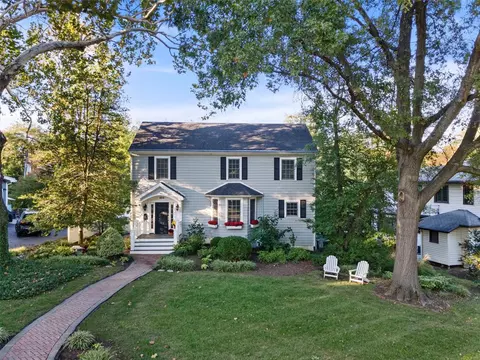 404 Park Rd, Webster Groves, MO 63119