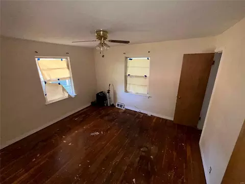 Bedroom - 6 Bromley Dr, Ferguson, MO 63135 photo 1 of 3