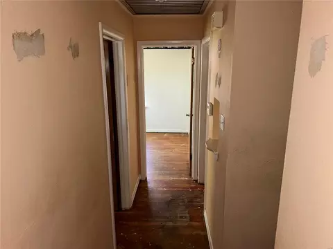 Entry Way - 6 Bromley Dr, Ferguson, MO 63135 photo 2 of 2