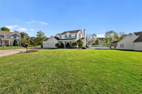 725 Hawk Run Dr, O'fallon, MO 63368 photo 2