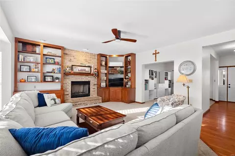 725 Hawk Run Dr, O'fallon, MO 63368 photo 12