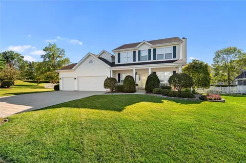 725 Hawk Run Dr, O'fallon, MO 63368