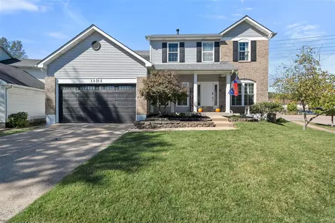1005 Dougherty Lake Estates Dr, Saint Louis, MO 63122