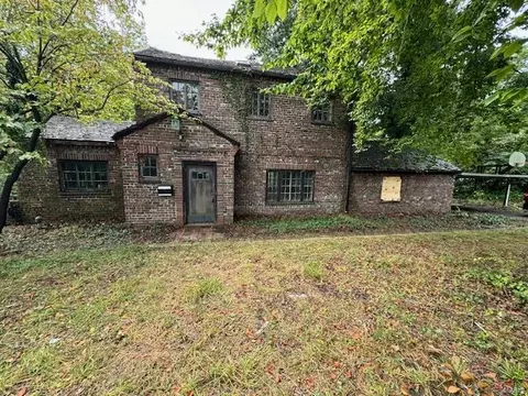 336 Lookout Dr, Saint Louis, MO 63137