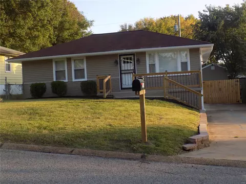 1134 Maple Ave, Saint Louis, MO 63138