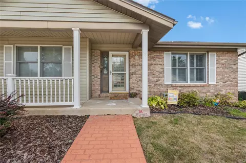 21 Barrington Dr, Saint Peters, MO 63376 photo 3
