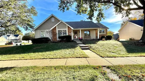 2033 Autumn Wood Dr, Saint Charles, MO 63303