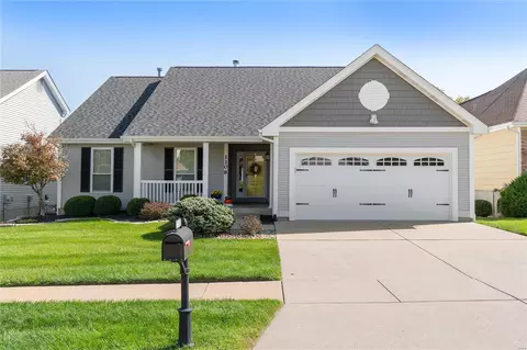 1108 Oak Borough Dr, Ballwin, MO 63021