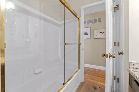 Bath - 1108 Oak Borough Dr, Ballwin, MO 63021 photo 2 of 10