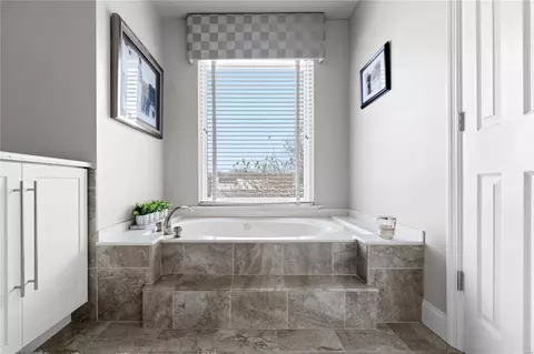 Bath - 1108 Oak Borough Dr, Ballwin, MO 63021 photo 5 of 10
