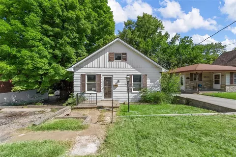 8819 North Ave, Saint Louis, MO 63114